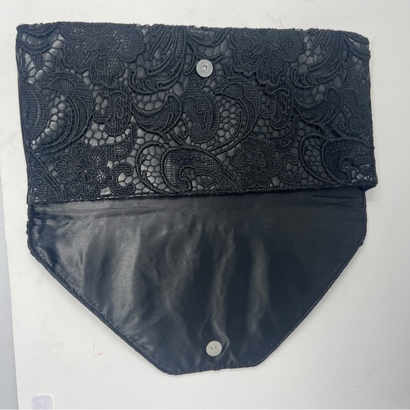 Jessica Simpson Lace Detail Large Black Leather Clutch With Magnetic Closure - Picture 4 of 8